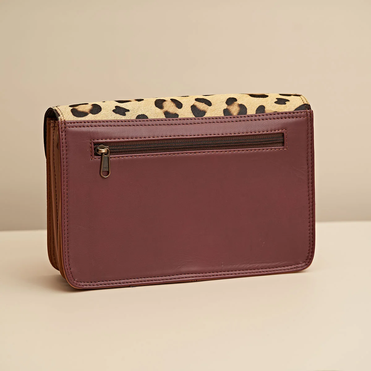 WIL0207_02_Mesen-Willow-Crossbody-Bag-Leopard-Print