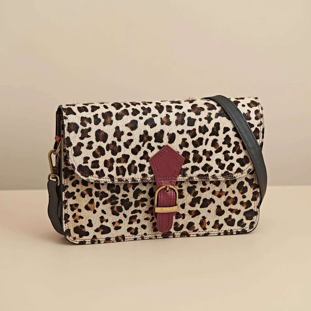 WIL0211_01_Mesen-Willow-Large-Rectangle-Flap-over-Crossbody-Bag-Leopard-Print