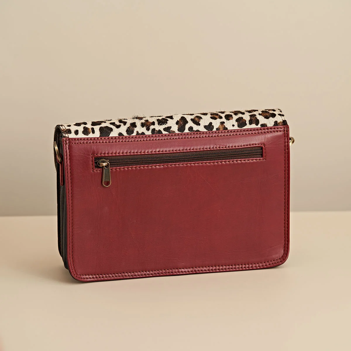 WIL0211_02_Mesen-Willow-Large-Rectangle-Flap-over-Crossbody-Bag-Leopard-Print