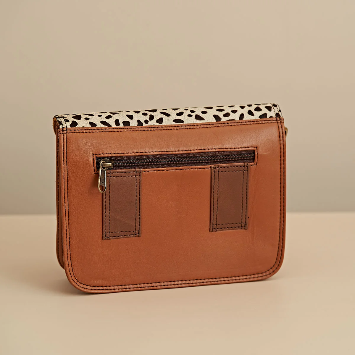 BEA0527-02_Mesen-Beatrice-Crossbody-Satchel-Bag-Brown-Giraffe-Print