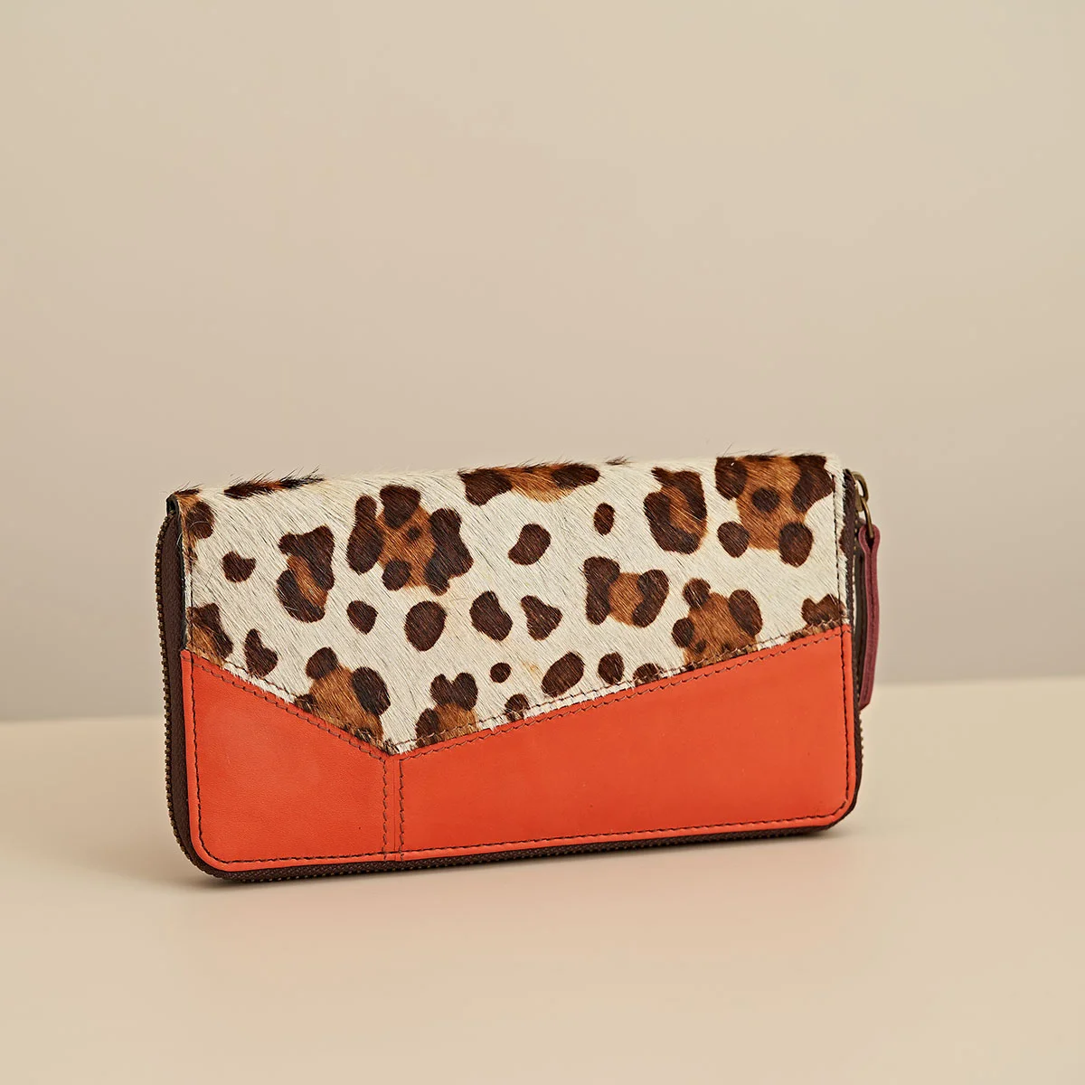 GRA0523_01_Mesen-Grace-Patch-Large-Wallet-Leopard-Print