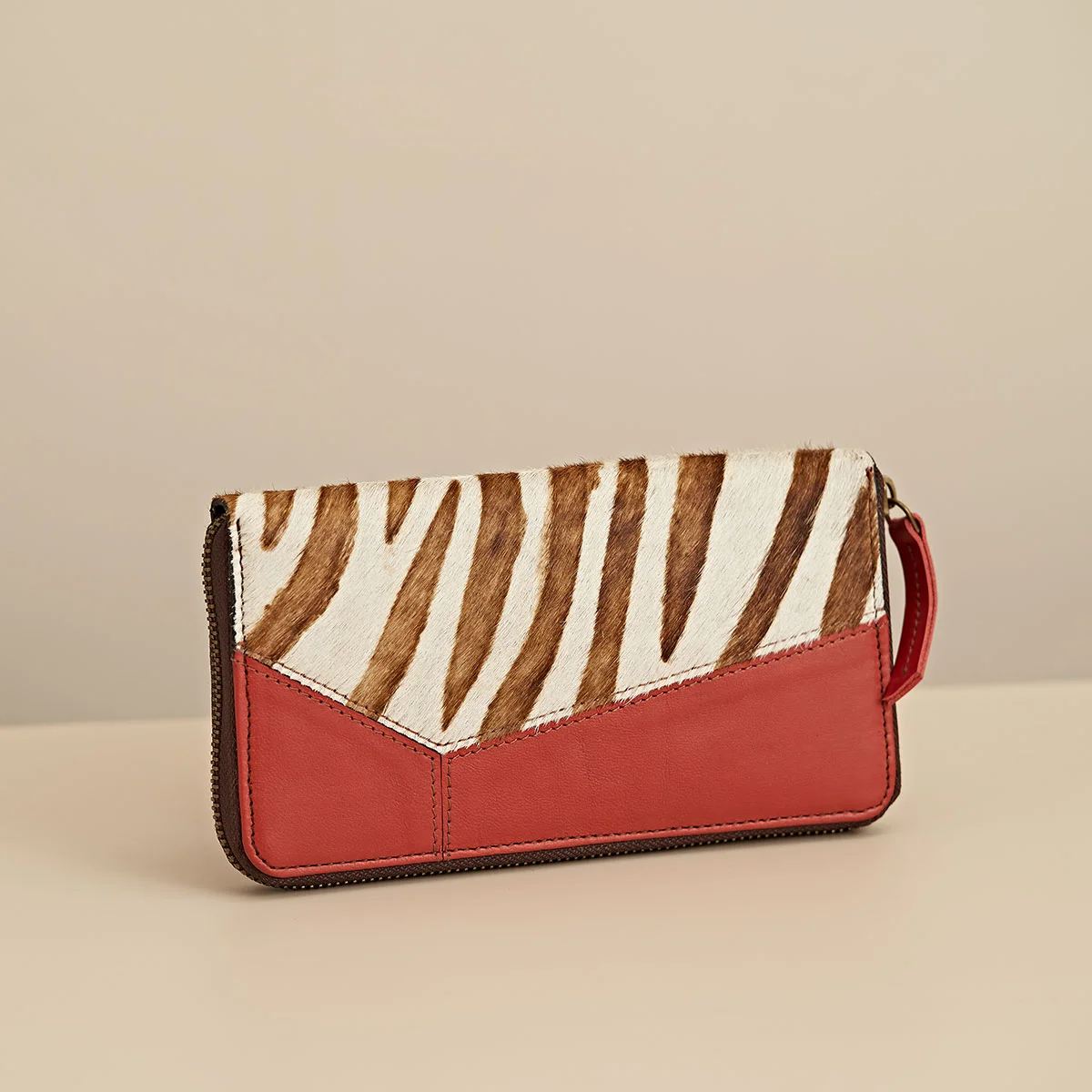GRA0525_01_Mesen-Grace-Patch-Large-Wallet-Zebra-Print